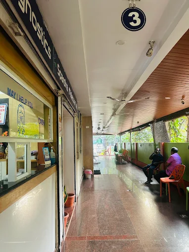 Covered corridor with seating outside the laboratory